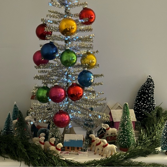 Box of 12 Vintage Christmas Glass Ornaments - Picture 13 of 16